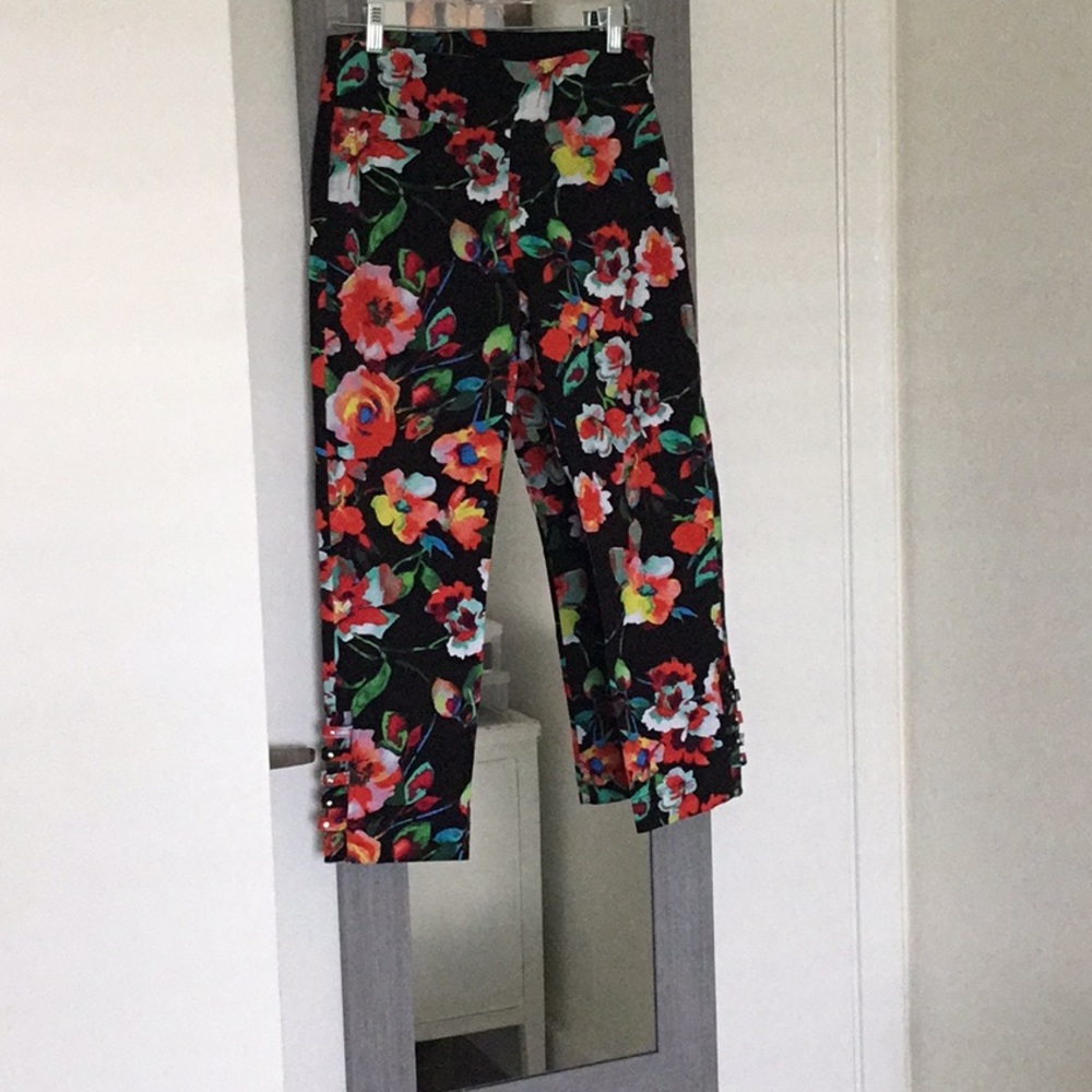 Attire New York Capri pants
